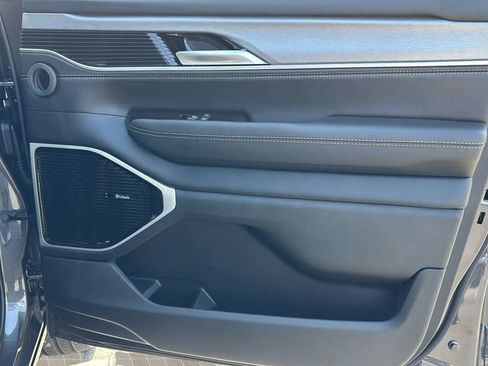 New 2026 Jeep Grand Wagoneer L Limited AWD/4WD image 38