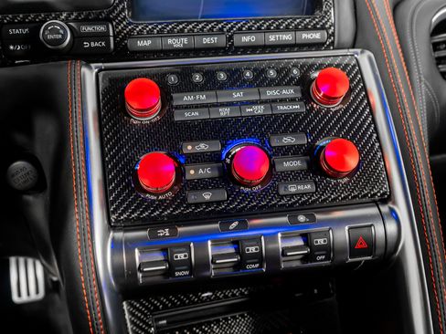 Used 2009 Nissan GT-R Premium image 40