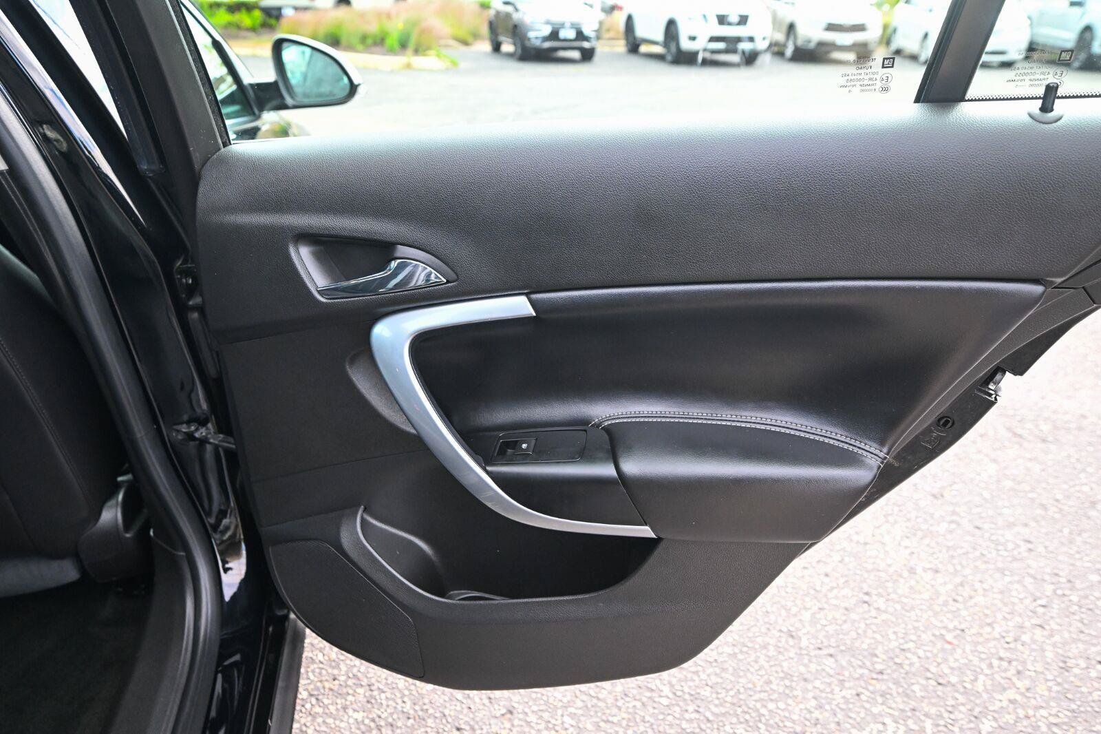 Used 2016 Buick Regal Premium FWD image 37