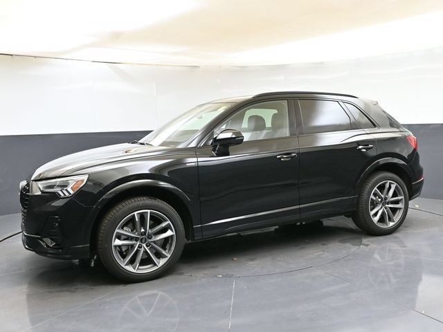 Used 2024 Audi Q3 2.0T Premium w/ Convenience Package AWD/4WD image 2
