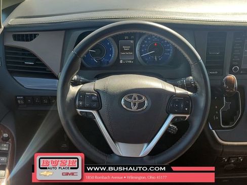 Used 2020 Toyota Sienna Limited Premium image 11