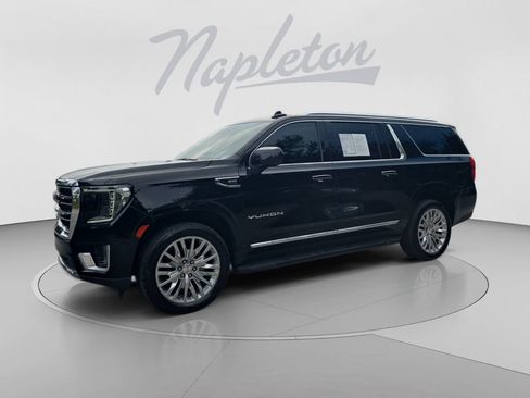 Used 2023 GMC Yukon XL SLT AWD/4WD image 1