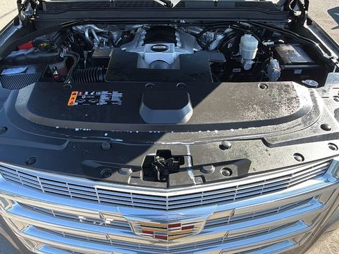 Used 2017 Cadillac Escalade ESV Premium Luxury AWD/4WD image 23