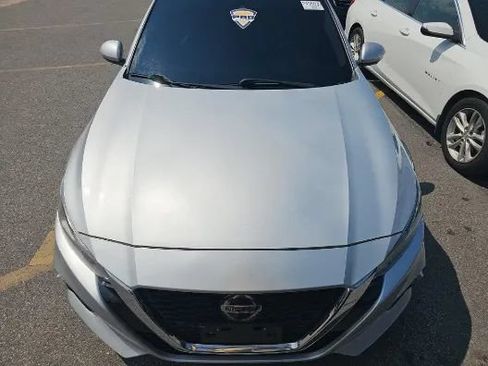 Used 2019 Nissan Altima 2.5 Platinum AWD/4WD image 2