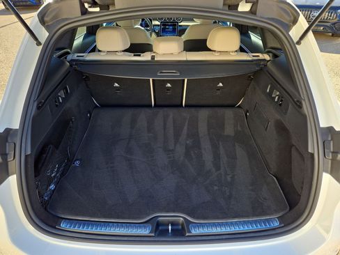 Used 2025 Mercedes-Benz GLC 300 4MATIC image 12