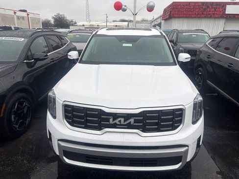 New 2025 Kia Telluride S image 3
