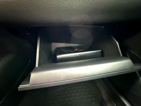 Used 2021 Toyota Corolla LE image 24