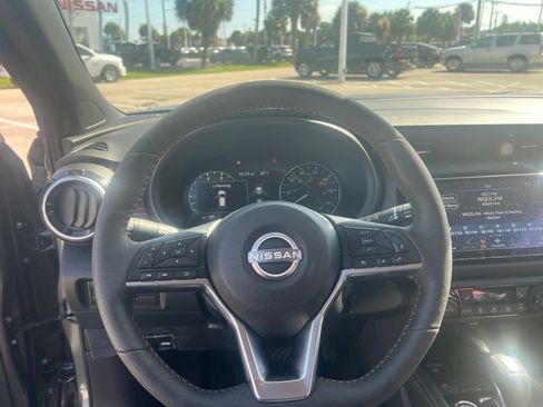 Used 2024 Nissan Kicks SR w/ SR Premium Package FWD image 9