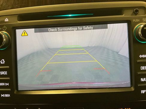 Used 2015 Chevrolet Traverse LT image 23