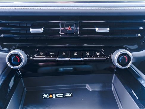 New 2026 Chevrolet Suburban High Country image 14