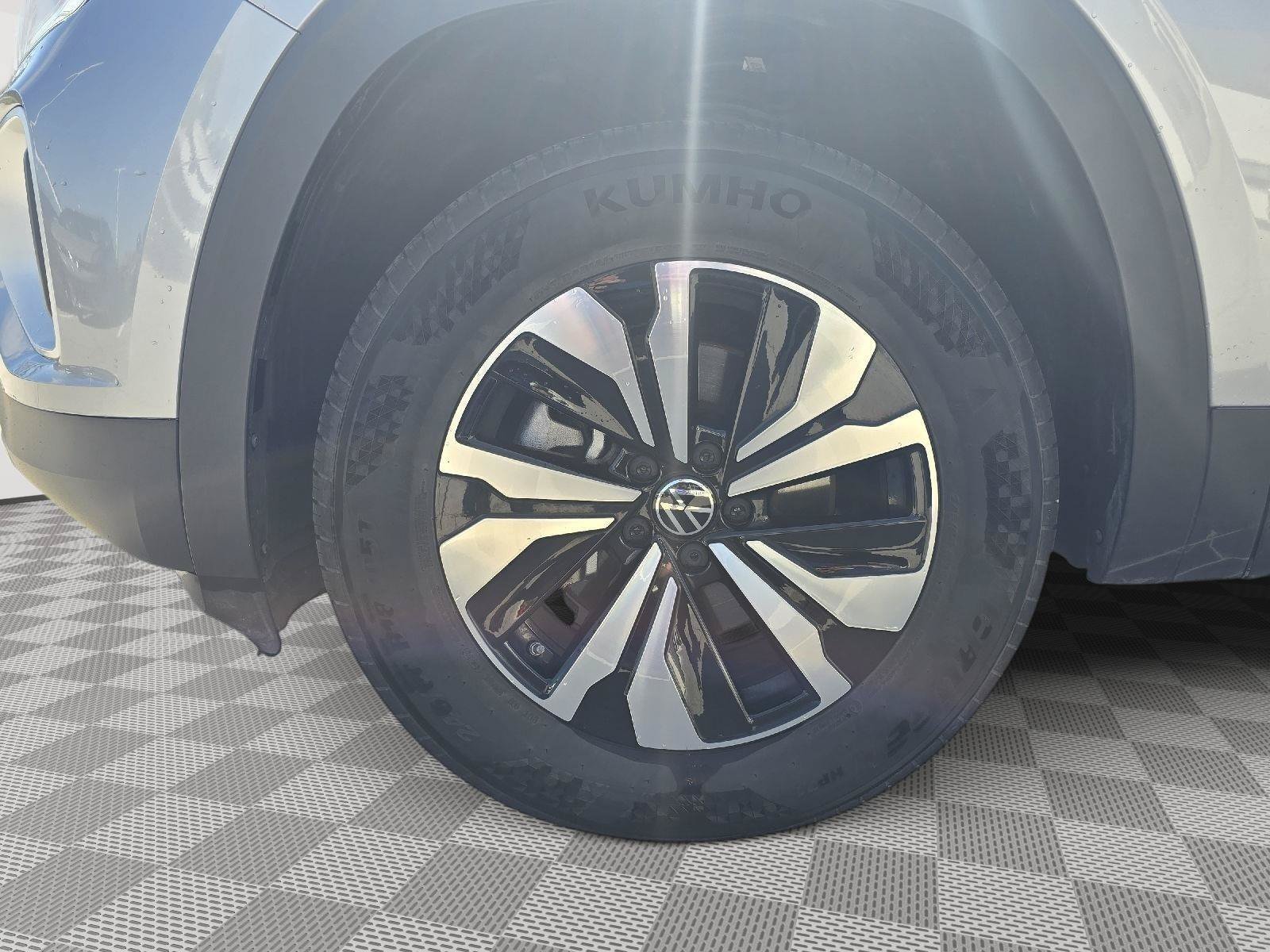Certified 2024 Volkswagen Atlas SE AWD/4WD image 4