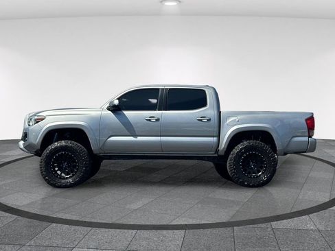 Used 2016 Toyota Tacoma TRD Sport w/ Towing Package RWD image 8