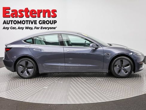 Used 2019 Tesla Model 3 Standard Range RWD image 4