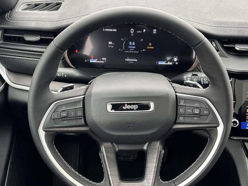 New 2026 Jeep Grand Cherokee Limited AWD/4WD image 11