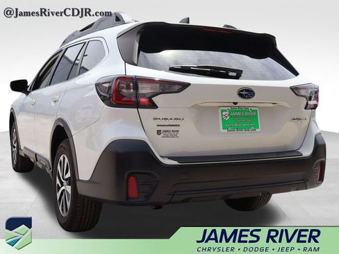Used 2021 Subaru Outback AWD/4WD image 3