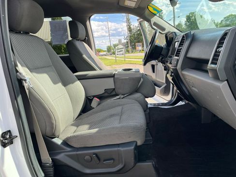 Used 2019 Ford F150 XLT w/ Equipment Group 302A Luxury AWD/4WD image 17