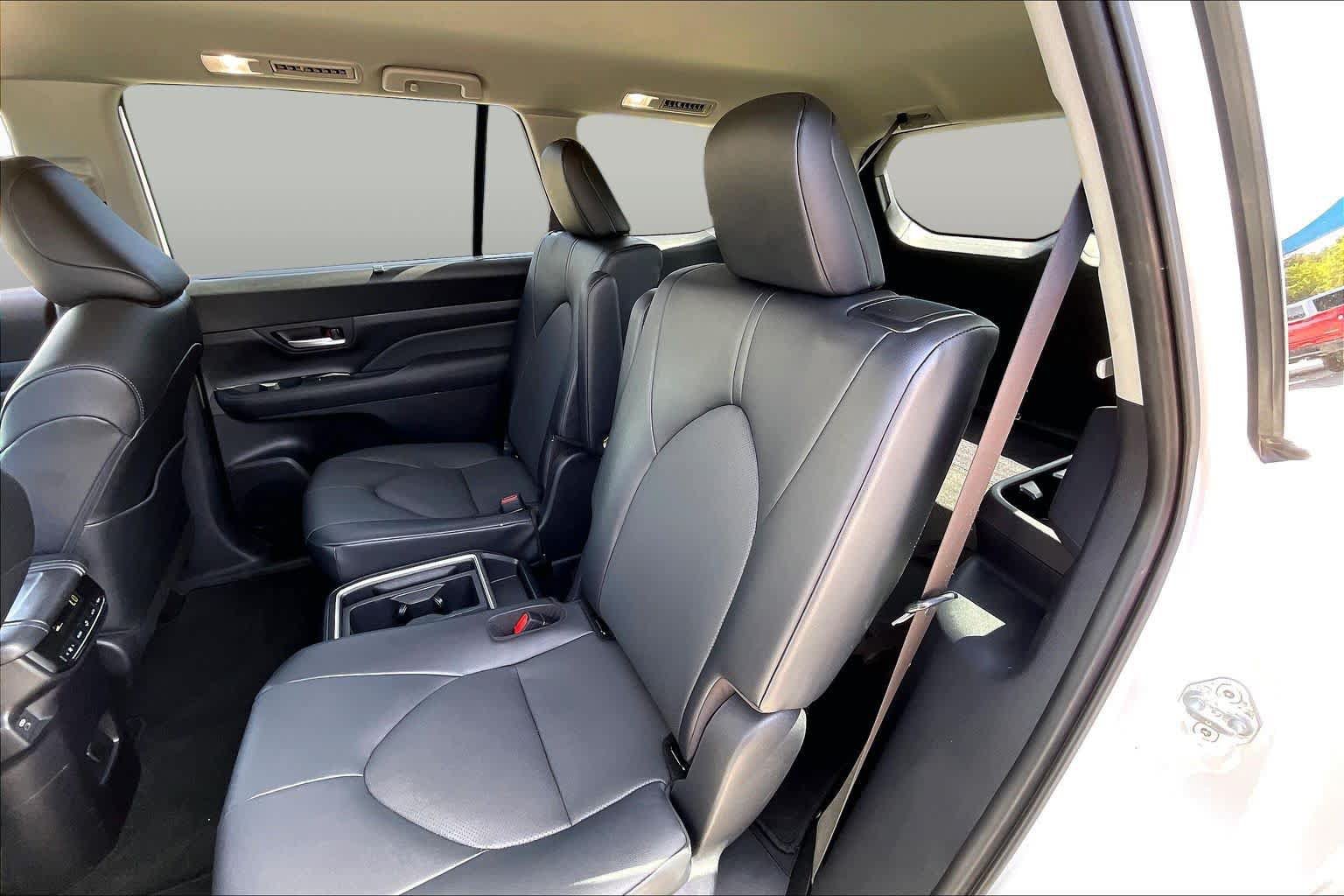 Used 2026 Toyota Grand Highlander AWD image 21