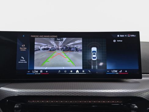 Used 2025 BMW 330i Sedan w/ M Sport Package image 24