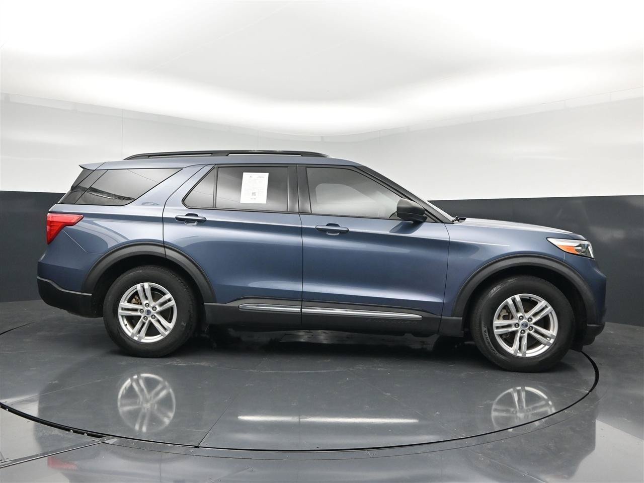 Used 2021 Ford Explorer XLT w/ Equipment Group 202A RWD image 4