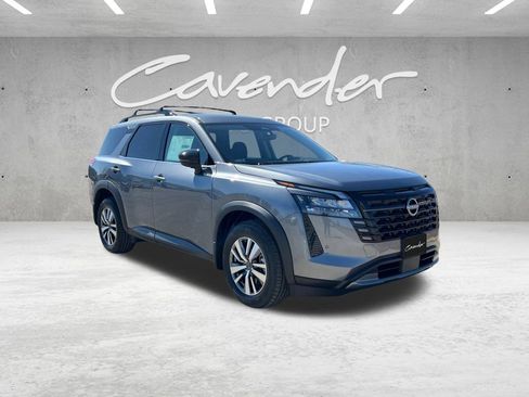 New 2026 Nissan Pathfinder SL image 2