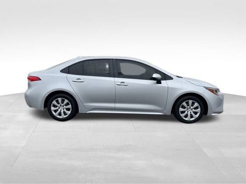 Used 2020 Toyota Corolla LE image 9