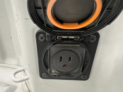 Used 2025 Chevrolet Silverado 2500 LT w/ Convenience Package image 21