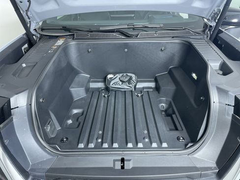 New 2024 GMC Sierra EV Denali image 30