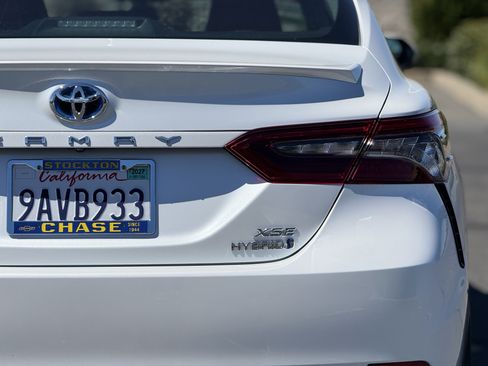 Used 2022 Toyota Camry XSE FWD image 7