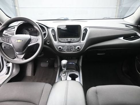 Used 2023 Chevrolet Malibu LT FWD image 25