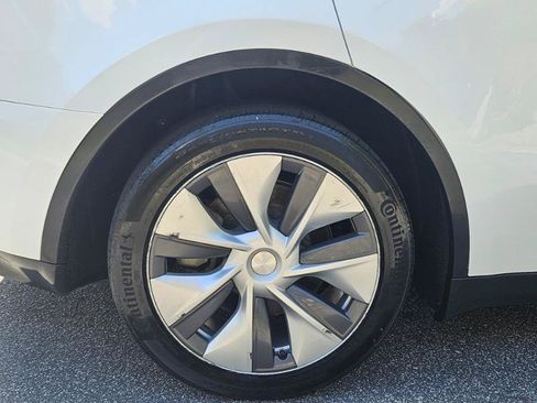 Used 2023 Tesla Model Y Long Range AWD/4WD image 16