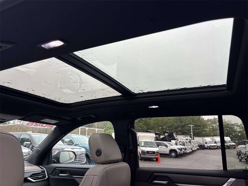 New 2025 GMC Acadia Elevation w/ Elevation Premium Package image 7