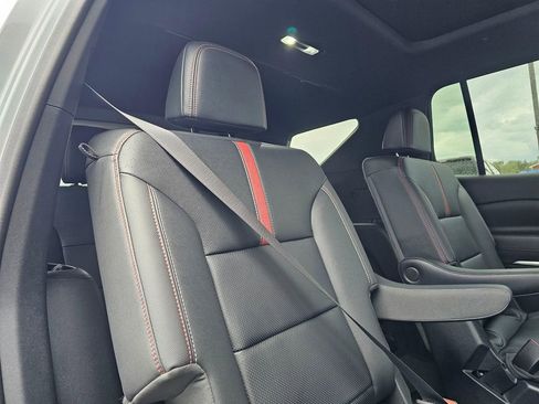 Used 2024 Chevrolet Traverse RS AWD/4WD image 13