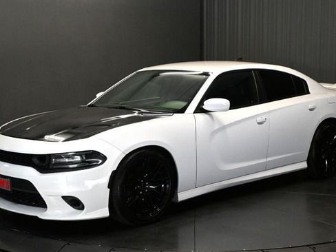 Used 2019 Dodge Charger R/T w/ Plus Group RWD image 1