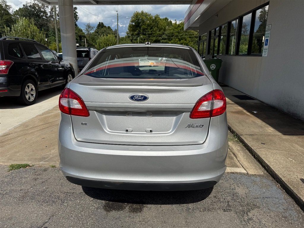 Used 2011 Ford Fiesta SE w/ 202A Rapid Spec Order Code FWD image 9