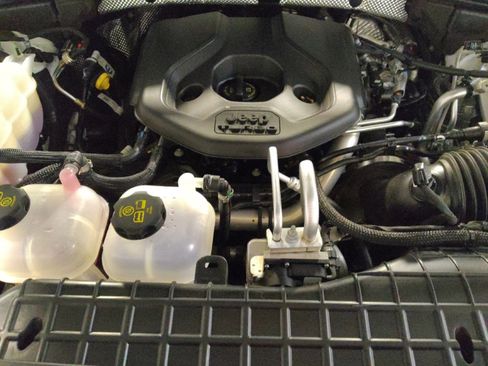 Used 2022 Jeep Grand Cherokee Limited 4xe image 30