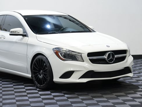 Used 2015 Mercedes-Benz CLA 250 image 9