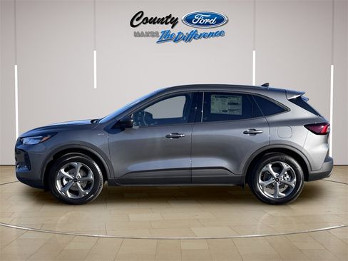New 2026 Ford Escape ST-Line w/ Cold Weather Package image 3
