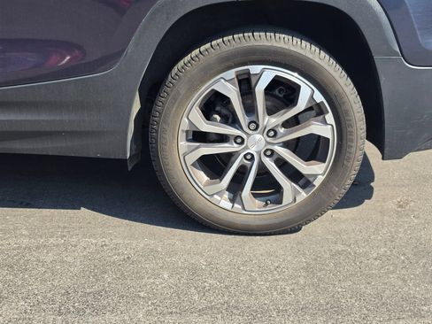 Used 2019 GMC Terrain SLT w/ Preferred Package AWD/4WD image 3