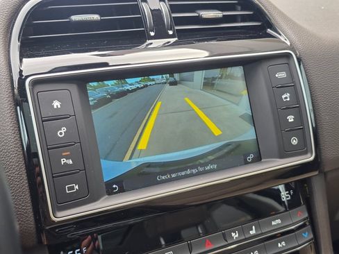 Used 2017 Jaguar F-PACE Prestige AWD/4WD image 26