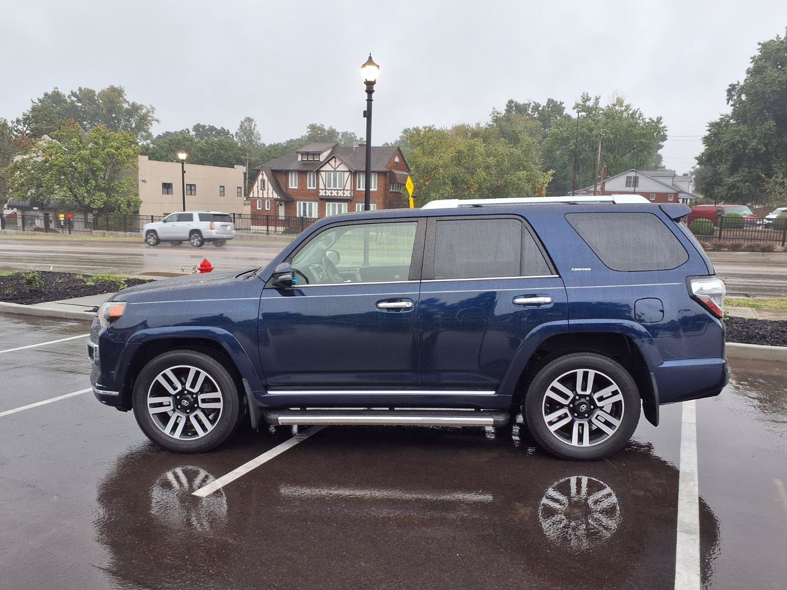 Used 2018 Toyota 4Runner Limited w/ Convenience Package AWD/4WD image 27