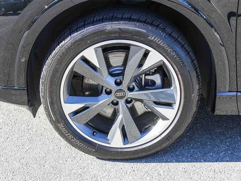 Used 2024 Audi Q4 e-tron Premium Plus image 9