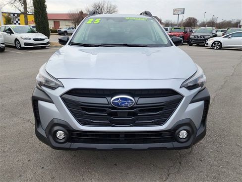 Used 2025 Subaru Outback Onyx Edition image 10