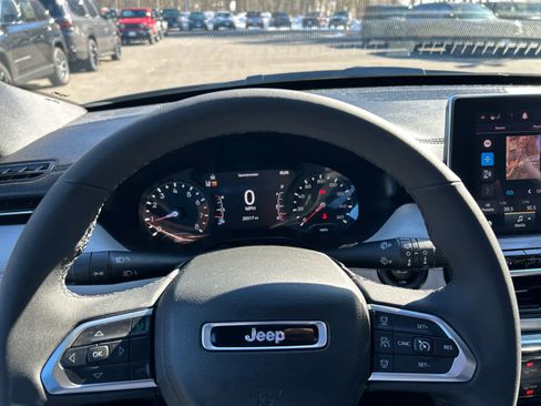 Used 2024 Jeep Compass Limited image 41