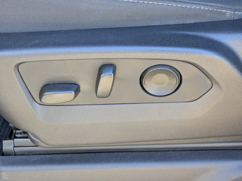 Used 2022 Chevrolet Silverado 1500 Custom RWD image 19