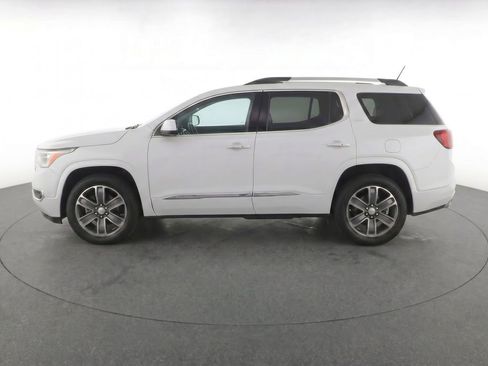 Used 2018 GMC Acadia Denali w/ Technology Package FWD image 4