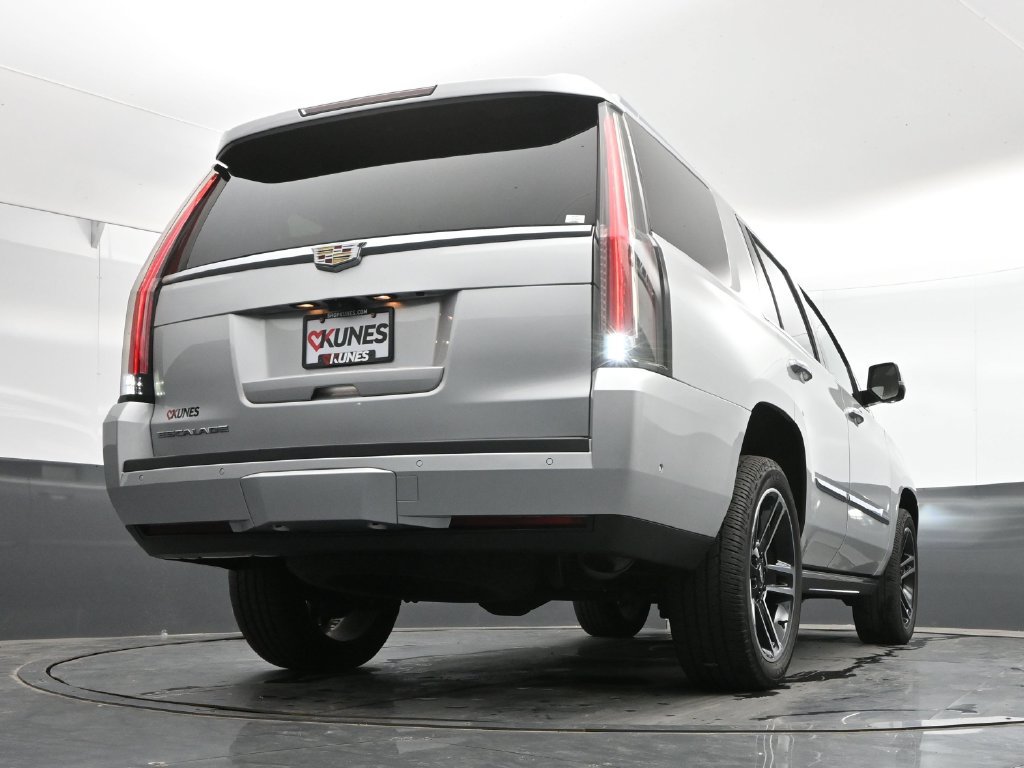 Used 2018 Cadillac Escalade Platinum AWD/4WD image 43