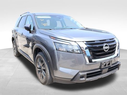 Used 2025 Nissan Pathfinder SV AWD/4WD image 13