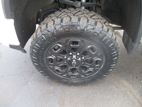 Used 2024 Chevrolet Silverado 2500 LT w/ Z71 Sport Edition AWD/4WD image 15