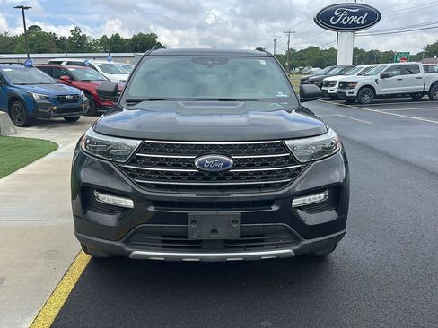 Used 2020 Ford Explorer XLT w/ Equipment Group 202A AWD/4WD image 2