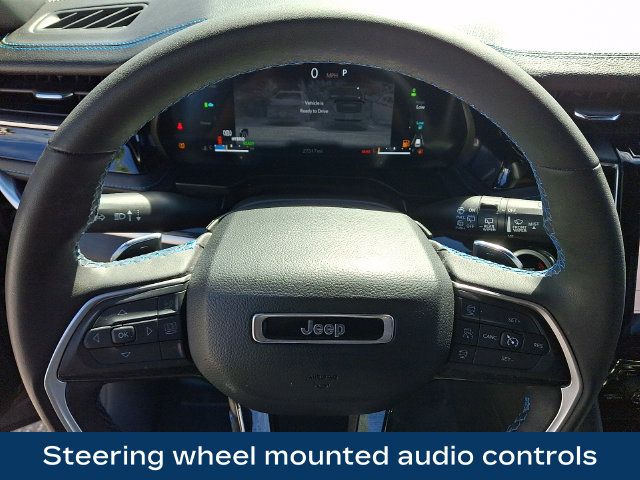 Used 2023 Jeep Grand Cherokee Trailhawk w/ Advanced Protech Group II AWD/4WD image 4